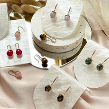 Load image into Gallery viewer, Classic Everyday Lyra Earring