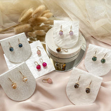 Load image into Gallery viewer, Classic Everyday Lyra Earring