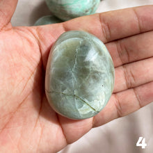 Load image into Gallery viewer, Green Moonstone Palm Stone