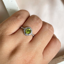 Load image into Gallery viewer, Peridot Ring