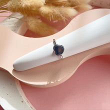 Load image into Gallery viewer, S92.5 Hematite Heart Ring