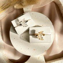 Load image into Gallery viewer, Iris Clear Quartz Ring