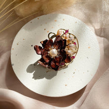 Load image into Gallery viewer, Baroque Pearl Brooch