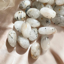 Load image into Gallery viewer, Tourmalinated Quartz Tumble