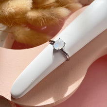 Load image into Gallery viewer, S92.5 Rainbow Moonstone Ring