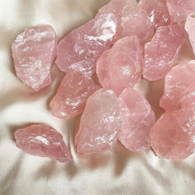 Load image into Gallery viewer, Madagascar Rose Quartz Raw