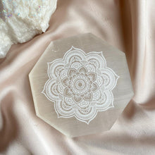 Load image into Gallery viewer, Selenite Charging Plate