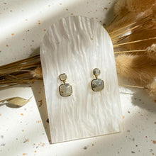 Load image into Gallery viewer, Labradorite Earring