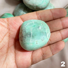 Load image into Gallery viewer, Green Moonstone Palm Stone