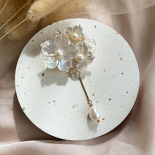Load image into Gallery viewer, Mother Of Pearl with Pearl Brooch / Pendant