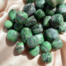 Load image into Gallery viewer, Ruby Zoisite Tumble