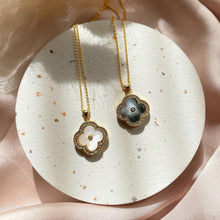 Load image into Gallery viewer, Mother Of Pearl Clover Necklace
