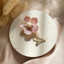 Load image into Gallery viewer, Pink Mother Of Pearl with Pearl Brooch / Pendant