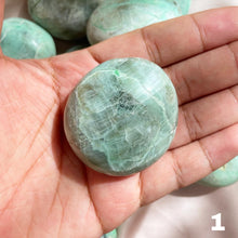 Load image into Gallery viewer, Green Moonstone Palm Stone