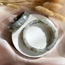 Load image into Gallery viewer, Labradorite Bracelet