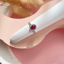 Load image into Gallery viewer, S92.5 Garnet Ring