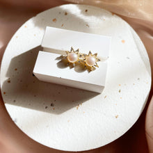 Load image into Gallery viewer, Pearl Earring