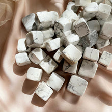 Load image into Gallery viewer, Howlite Cube