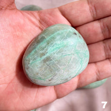 Load image into Gallery viewer, Green Moonstone Palm Stone