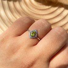 Load image into Gallery viewer, Peridot Ring