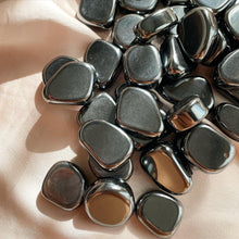 Load image into Gallery viewer, Hematite Tumble