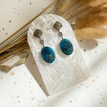 Load image into Gallery viewer, Apatite with Labradorite Earring