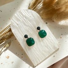 Load image into Gallery viewer, Green Onyx Earring