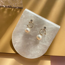 Load image into Gallery viewer, Pearl Earring