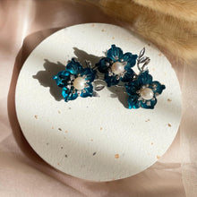 Load image into Gallery viewer, Dyed Mother Of Pearl with Pearl Brooch