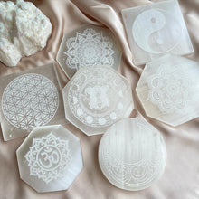 Load image into Gallery viewer, Selenite Charging Plate