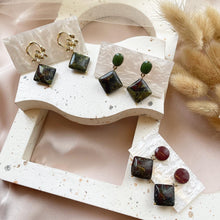 Load image into Gallery viewer, Dragon Blood Jasper Earring