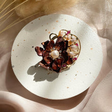 Load image into Gallery viewer, Baroque Pearl Brooch

