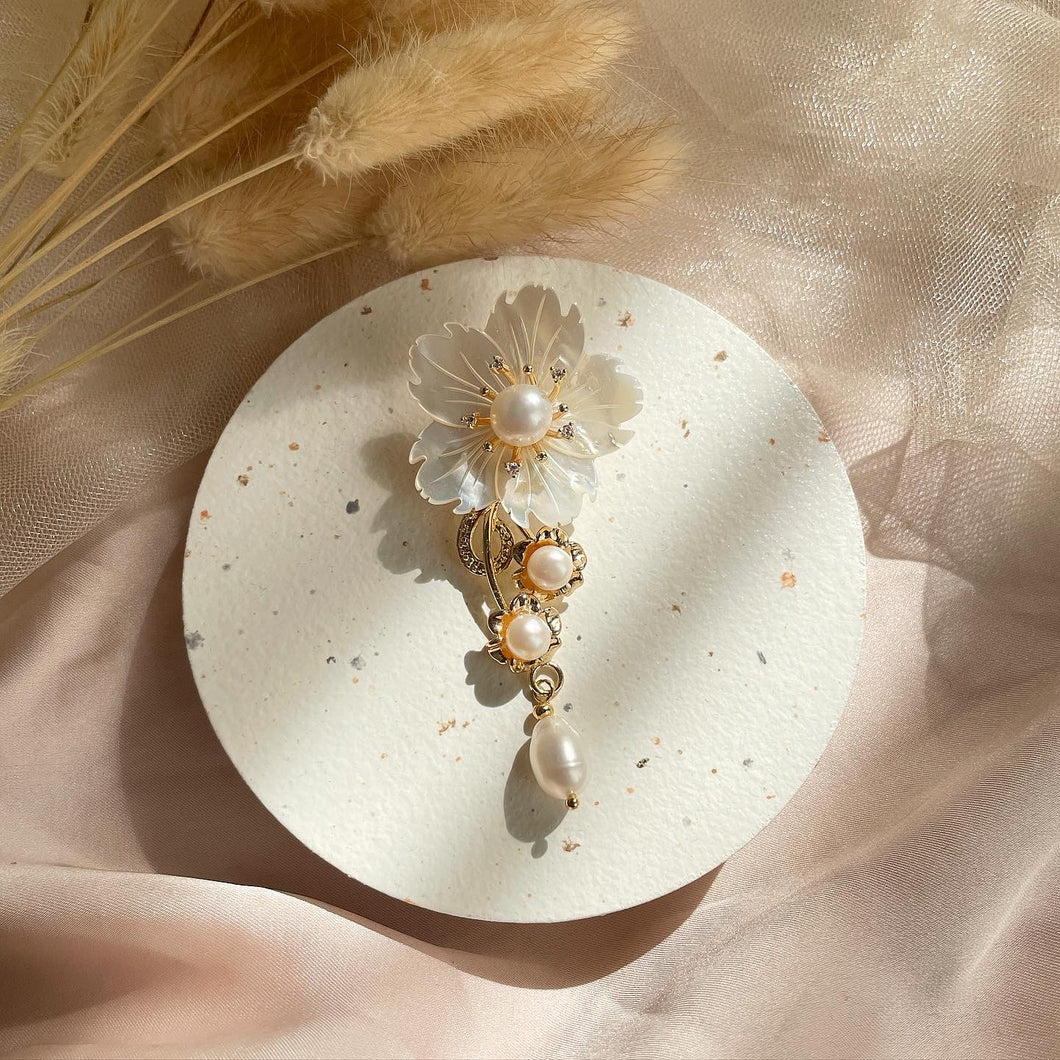 Mother Of Pearl with Pearl Brooch / Pendant