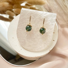 Load image into Gallery viewer, Classic Everyday Lyra Earring
