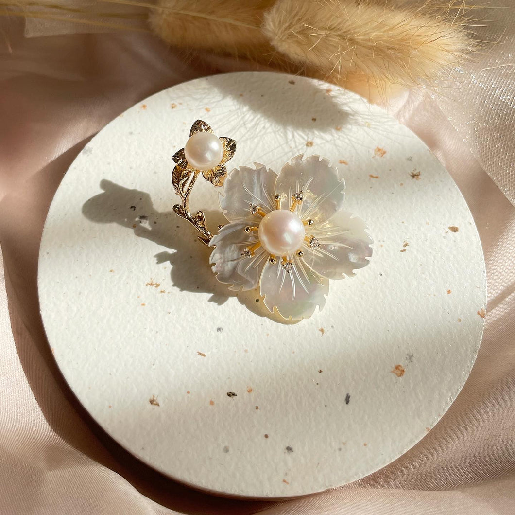 Mother Of Pearl with Pearl Brooch / Pendant
